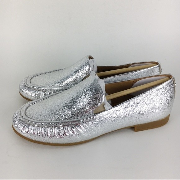 UGG Womens Size 6 Vivian‎ Silver Metallic Leather Slip On Loafers Flats Shoes - Picture 4 of 10